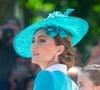 Les boucles d'oreilles en perles de Bahreïn de Kate Middleton ont quant à elles été confectionnées à partir de celles qui avaient été offertes à la reine Elizabeth II et au prince Philip par le souverain de Bahreïn pour leur mariage en 1947.
La princesse de Galles Cathrerine et la princesse Charlotte sont vues dans le Mall pendant le défilé du Trooping of the Colour, le 14 juin 2025, à Londres, Royaume-Uni. Photo par Tayfun Salci/ZUMA Press Wire/ABACAPRESS.COM