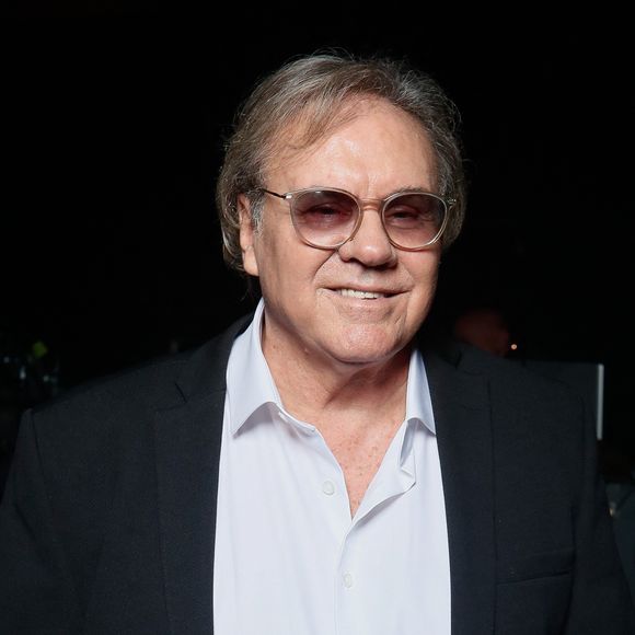 Avait expliqué le chanteur dans "Chez Jordan".

Exclusif - François Valéry - Backstage - Enregistrement de l'émission "La Boîte à Secrets N°20" dans les studios de la Cité du Cinéma à Saint-Denis, présentée par F.Bollaert et diffusée le 10 janvier sur France 3
© Christophe Clovis / Bestimage