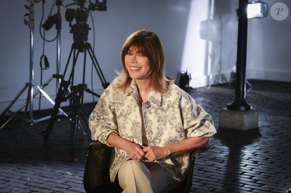 Exclusif - Isabelle Morizet - Isabelle Morizet sur le plateau de l'émission "Animaux Stars", présentée par B.Montiel et diffusée le 1er Novembre 2025 sur la chaîne Animaux TV, à Paris le 17 septembre 2025.
© Jack Tribeca / Bestimage