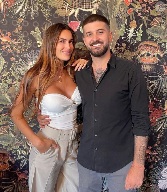 Elle a annoncé avoir été diagnostiquée d'un cancer.

Antonin Portal, connu pour sa participation aux "Marseillais", et Barbara Morel, ancienne Miss, ont célébré leur mariage.