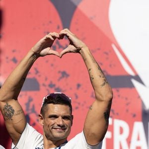 Très honnête sur l’aspect financier, Florent Manaudou a révélé que l’argent n’était pas ce qui faisait son bonheur. La condition est d’en avoir assez pour jouir d’une liberté chère à ses yeux.
Florent Manaudou, Club France, Grande Halle de la Villette, Paris 5 Aout 2024. © Jeremy Melloul / Bestimage