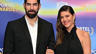 Nikola Karabatic et sa compagne Géraldine Pillet annoncent leurs fiançailles et montrent leurs bagues très originales