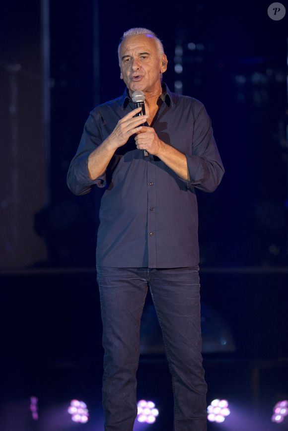 Le chanteur Michel Fugain en concert avec le groupe Pluribus a Monaco le 10/10/2015 - Photo by Syspeo.c/ANDBZ/ABACAPRESS.COM
