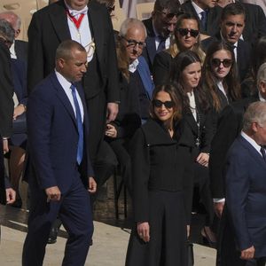 Le roi Abdallah II de Jordanie et la reine Rania de Jordanie assistent aux funérailles du pape François sur la place Saint-Pierre au Vatican à Rome, le 26 octobre 2025. Backgrid UK/ Bestimage