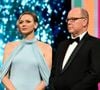 "À la lumière des récents événements au Moyen-Orient, il a été décidé que la Princesse et les enfants ne participeraient pas à ce déplacement", a ainsi indiqué le palais.
Le prince Albert II de Monaco et sa femme la princesse Charlène durant la cérémonie de clôture de la 64ème édition du Festival de télévision de Monte-Carlo au Grimaldi Forum à Monaco, le 17 juin 2025.
Photo : Bruno Bebert / Bestimage