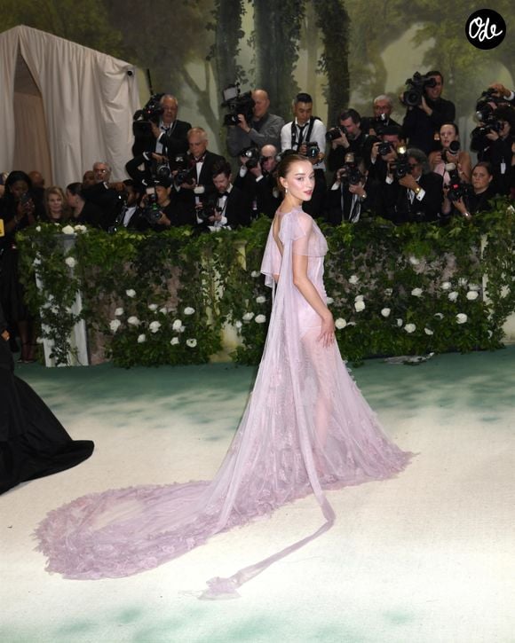 Phoebe Dynevor au Met Gala 2024 à New York. 

© Bestimage