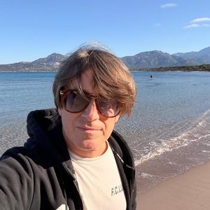 Thomas Dutronc a inauguré un nouveau lieu il y a quelques jours à Calvi, en Corse

Thomas Dutronc en Corse pour la nouvelle année. Photo publiée sur Instagram.