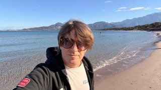 Thomas Dutronc a inauguré un nouveau lieu qui a coûté 4 millions d'euros, sur une île chère à son coeur : "Je salue l'effort de tout le monde"