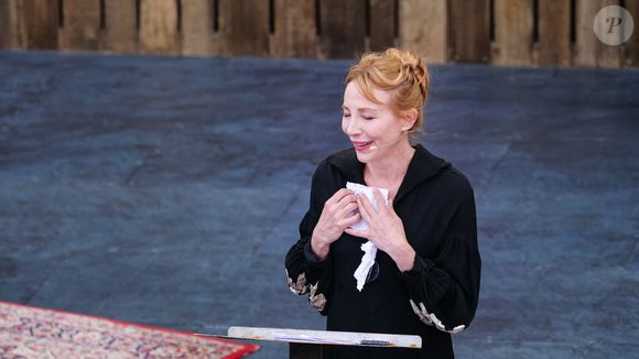 Exclusif - Correspondance Lettres de Magda Goebbels : "Bunker." Mise en scène par Johanna Boyé, adaptation Christian Siméon avec Julie Depardieu et Stéphane Druet. Représentation au château de Grignan lors de la 27 ème édition du festival de la Correspondance de Grignan, France, le 6 juillet 2023. © Marc Cousin/Bestimage