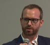 Il s'en va... mais pas bien loin : il rejoint France TV Studio, où il suivra la campagne présidentielle.

Cyril Graziani, chef du service politique de France Télévisions, annonce son départ.