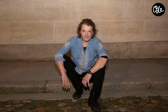 Bénabar en rendez-vous avant le grand concert hommage au poète chanteur Claude Nougaro organisé par la mairie de Toulouse en partenariat avec France Bleu Occitanie et France 3 Occitanie, sur la place du Capitole à Toulouse, France, le 8 septembre 2024. © Frédéric Maligne/Bestimage