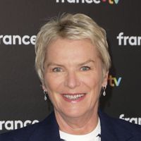 "Vraiment bien payée" : Elise Lucet en dit plus sur son salaire à France Télévisions après 40 ans de boîte