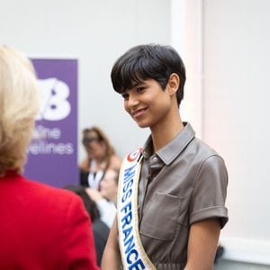 Eve Gilles, Miss France 2024, à l’Université des Maires de l’Ouest parisien à Port-Marly (Yvelines), le 9 octobre 2024.
© Kevin Domas / Panoramic / Bestimage