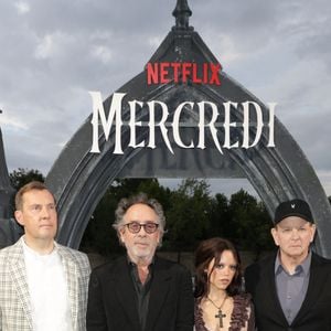 Miles Millar, Tim Burton, Jenna Ortega et Alfred Gough - Première de la partie 1 de la saison 2 de la série "Mercredi" à l'occasion de l' inauguration du Beach Club à Paris le 31 juillet 2025. © Coadic Guirec/Bestimage