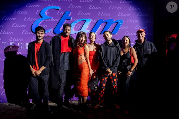 La Compagnie des 3 Chardons, active depuis plus de 50 ans, est aujourd’hui en danger.

Ewan Nataf, Marcus, Léna situations, Solène, Oli (de Big flo et Oli) Cyndie, et le père de Léna - Photocall lors du défilé Etam Live Show 2022 dans les jardins des Archives Nationales lors de la fashion week printemps/été 2023 le 27 septembre 2022.

Agence Bestimage
