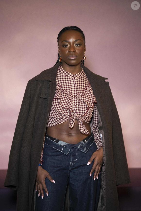 La participante de l'émission de télé-réalité "Star Academy" Sarah N'Dri Youetto assiste à la première mondiale de la saison 4 de "Bridgerton" au Palais Brongniart le 14 janvier 2026 à Paris, France. by Eliot Blondet/ABACAPRESS.COM