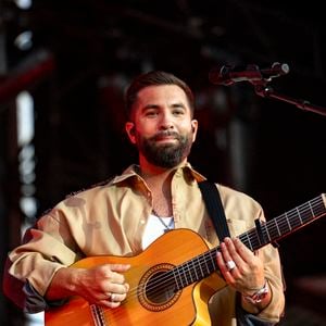Kendji Girac en concert lors du festival de musique du Printemps de Perouges au Chateau de Saint-Maurice-de-Remens. © Sandrine Thesillat / PsNewZ / Bestimage
