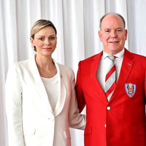 La princesse Charlene de Monaco et le prince Albert II de Monaco durant la présentation officielle, au Yacht Club de Monaco, le 27 juin 2024.

Photo : Bruno Bebert/Bestimage