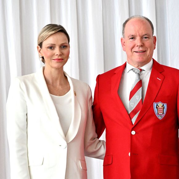 La princesse Charlene de Monaco et le prince Albert II de Monaco durant la présentation officielle, au Yacht Club de Monaco, le 27 juin 2024.

Photo : Bruno Bebert/Bestimage