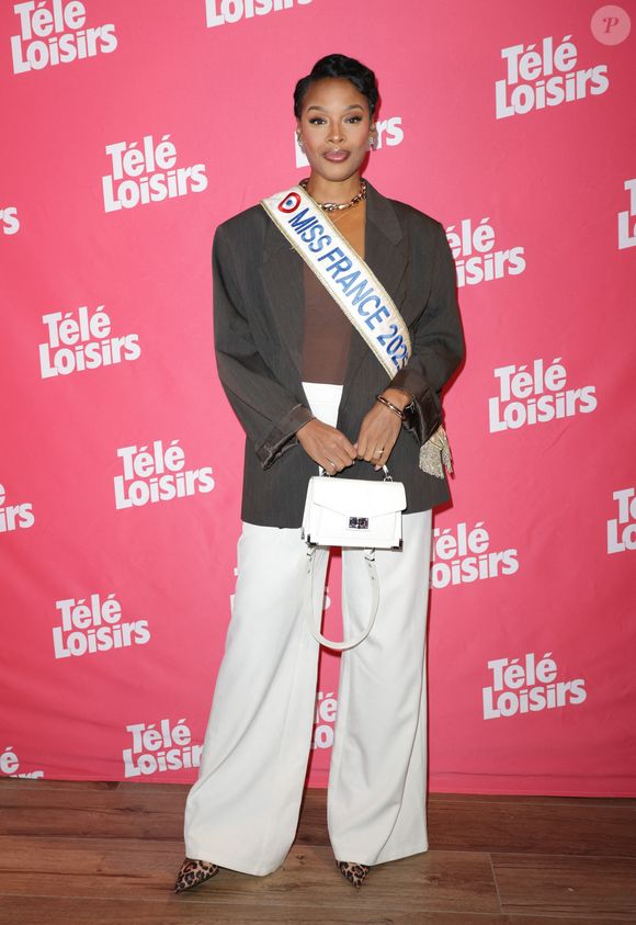 Angélique Angarni-Filopon (Miss France 2025) - Photocall de la soirée "Télé Loisirs Awards 2025" au Jardin d'Acclimatation à Paris le 23 septembre 2025. © Coadic Guirec/Bestimage