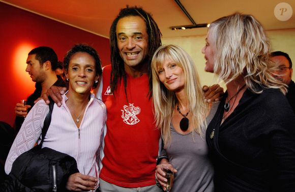 Nathalie Noah, Yannick Noah, sa femme Isabelle Camus et Cecilia Rodhe assistent au vernissage de l'exposition de sculptures de Cecilia Rodhe à la Galerie '75 Faubourg' à Paris, France, le 4 octobre 2007. Photo par Christophe Guibbaud/ABACAPRESS.COM