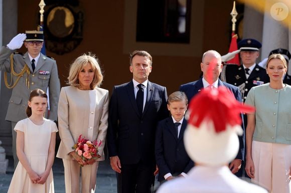 La princesse Gabriella, Brigitte Macron, le président Emmanuel Macron, le prince Albert II de Monaco, Le prince héréditaire Jacques de Monaco, La princesse Charlène de Monaco lors de l'accueil du couple présidentiel français par le couple princier de Monaco au palais princier le 7 juin 2025

© Dominique Jacovides / Bestimage