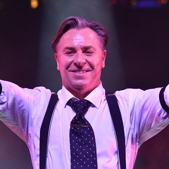 Roberto Alagna (Al Capone) en représentation lors de la générale de la comédie musicale "Al Capone" aux Folies Bergère à Paris le 9 février 2023. © Veeren / B. Rindoff / Bestimage