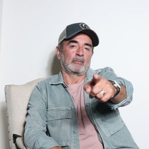 Rendez-vous avec Bruno Solo lors de l'avant-première de la série "Ouija, un été meurtrier" à l'hôtel Marignan à Paris le 8 août 2024.
© Denis Guignebourg / Bestimage