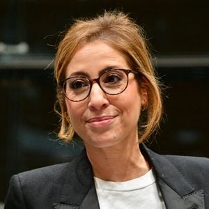 Léa Salamé a vu son quotidien professionnel bouleversé depuis l'annonce de la candidature de son compagnon Raphaël Glucksmann à l'élection présidentielle de 2027.

Audition de Léa Salamé par la commission d'enquète "Audiovisuel public" à l'Assemblée Nationale à Paris. © Christian Liewig / Bestimage