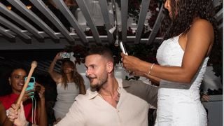 Tradition respectée à Saint-Tropez : chaque année, M. Pokora et Christina Milian retrouvent leurs célèbres amis dans ce fameux restaurant