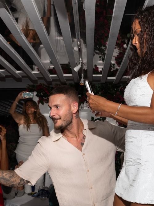 Tradition respectée à Saint-Tropez : chaque année, M. Pokora et Christina Milian retrouvent leurs célèbres amis dans ce fameux restaurant