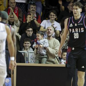 Depuis 2023, c'est chose faite avec le club de basket de Strasbourg.
Matt Pokora - Championnat de France de Basket-Ball : Le SIG (Strasbourg Illkirch-Graffenstaden) l'emporte 89 - 86 face à Paris au stade Rhénus Sport à Strasbourg le 27 janvier 2024. © Elyxandro Cegarra / Panoramic / Bestimage