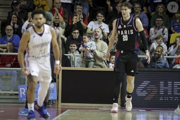 Depuis 2023, c'est chose faite avec le club de basket de Strasbourg.
Matt Pokora - Championnat de France de Basket-Ball : Le SIG (Strasbourg Illkirch-Graffenstaden) l'emporte 89 - 86 face à Paris au stade Rhénus Sport à Strasbourg le 27 janvier 2024. © Elyxandro Cegarra / Panoramic / Bestimage