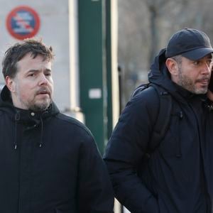 Exclusif - Nicolas Demorand, Ali Baddou - Sorties des obsèques de David Kessler au cimetière du Montparnasse à Paris le 11 février 2020. 
Crédit : AGENCE / BESTIMAGE