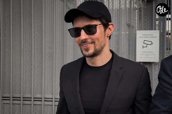 Ils ne pourront toutefois accéder à leur héritage qu’à partir de 30 ans, vers 2055.

Le fondateur de Telegram Pavel Durov entouré de ses avocats à la sortie du tribunal de Paris lundi soir ou il a été intérrogé par les juges, le 28 juillet 2025.
© Yehiel Chekroune - Julien Sarkissian / Bestimage