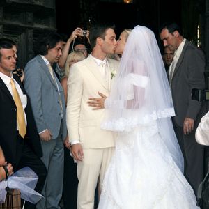 Le 1er juillet 2006, le couple s’était dit "oui" à Compiègne, entouré de ses proches.

Mariage d'Éloïde Gossuin, ancienne Miss France et Miss Europe, et de Bertrand Lacherie à l'église de Compiègne et à la mairie de Trosly-Breuil, dans le nord de la France, le 1er juillet 2006. Photo : Nebinger-Suu/ABACAPRESS.COM