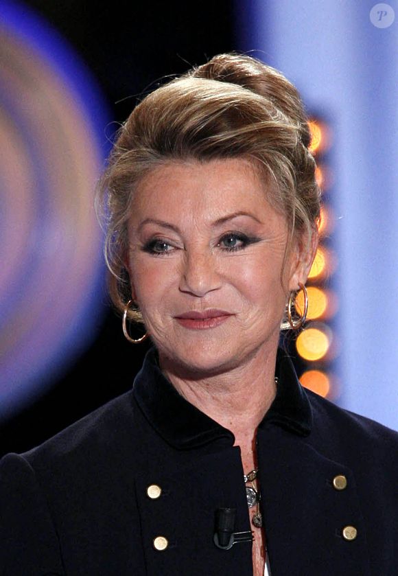 Sheila assiste à l'enregistrement d'une émission de télévision à Paris, France, le 19 février 2008. Photo de Greg Soussan/ABACAPRESS.COM
