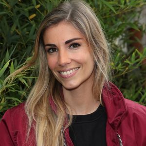 Après plusieurs jours de calvaire, l'ancienne Miss France a fini par révéler à ses abonnés qu'on lui avait diagnostiqué une "thrombose veineuse profonde de la veine iliaque et fémorale avec le syndrome de Cockett".

Exclusif - Alexandra Rosenfeld - J.M Weston organise un vide grenier caritatif au profit de l'association "CéKeDuBonheur", association présidée par Hélène Sy et qui déploie toute son énergie afin d'améliorer la qualité de vie des enfants et adolescents hospitalisés © Cyril Moreau/Bestimage