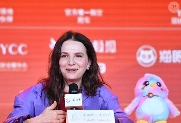 Juliette Binoche, présidente du jury du prix Tiantan du 16e Festival international du film de Pékin (BJIFF), s'exprime lors de la conférence de presse du jury du 16e BJIFF à Pékin, capitale de la Chine, le 18 avril 2026. Photo Xiao Xiao/Xinhua/Abaca