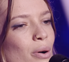 La jeune femme confie avoir été submergée par un profond mal-être psychologique, accentué par la pression du programme et le rythme intense imposé par la production. 

Alice dans l'émission "The Voice" TF1