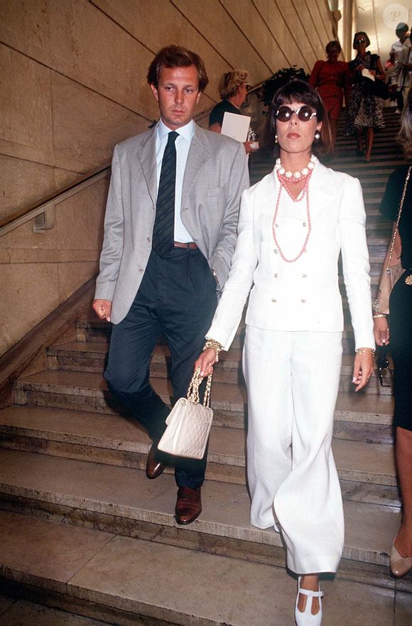Naviguer est une passion qu'il a comme son père, le regretté Stefano Casiraghi

Stefano Casiraghi et Caroline de Monaco à Paris en 1988
©BERTRAND RINDOFF PETROFF / BESTIMAGE