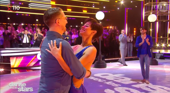 Et l'a rejoint en direct sur le parquet

Cette célébrité de "Danse avec les stars" était secrètement en couple depuis un an et demi, sa moitié se dévoile en direct, capture d'écran TF1