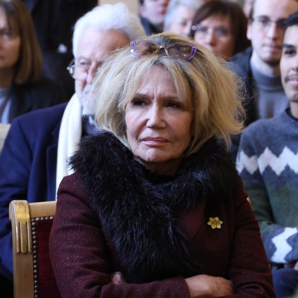 Clémentine Célarié lors du lancement de 'Une Jonquille contre le cancer' à Paris le 12 Mars 2024. © Denis Guignebourg/Bestimage