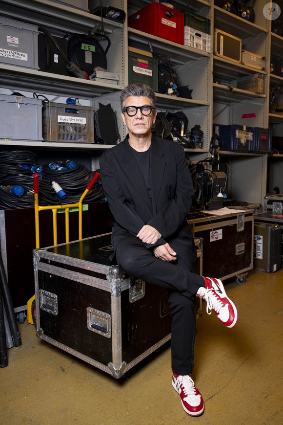 Marc Lavoine dans les backstage de l’émission “Unis pour Mayotte” diffusée en direct sur France 2, qui a permis de récolter plus de 5 millions de dons le 17 décembre 2024. © Pierre Perusseau / Bestimage