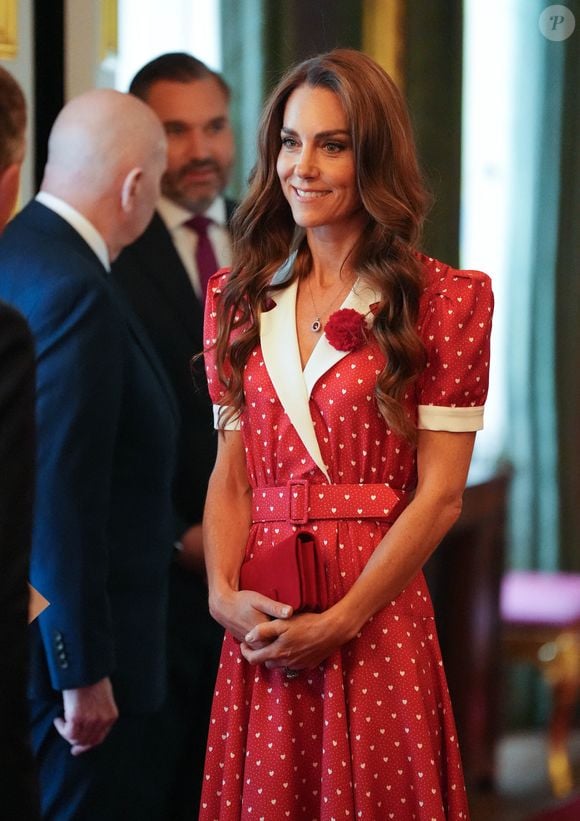 Désormais en rémission de son cancer, la princesse de Galles s'est rendue au Palais Saint James pour un événement caritatif majeur.

La princesse de Galles lors d'une réception organisée par Cancer Research UK à l'occasion du 125e anniversaire de l'organisation caritative, au St James's Palace, à Londres. 

©Bestimage