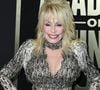 Au cours de sa carrière, elle a vendu plus de 160 millions d'albums à travers le monde

Dolly Parton au photocall des "58ème Country Music Awards" à Frisco au Texas, le 12 mai 2023.
Crédit : Backgrid USA / Bestimage