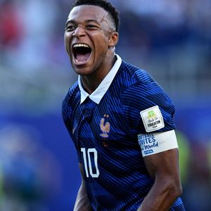 Un souvenir marquant de l'épopée de 2018 met d'ailleurs en lumière les valeurs de solidarité de Kylian Mbappé qui avait reversé l'intégralité de sa prime.

Kylian Mbappe pendant France vs Paraguay durant la Coupe du Monde 2026.

© Image Sport/Psnewz/Bestimage