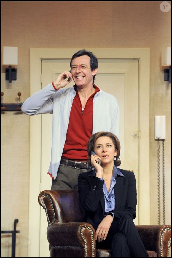 Corinne Touzet et Jean-Luc Reichmann lors du filage de la pièce de théâtre intitulée "Personne n'est parfait" au théâtre des Variétés à Paris en 2010.
© COADIC GUIREC / BESTIMAGE