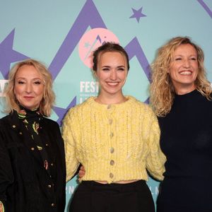 Alexandra Lamy, Chloé Jouannet, Audrey Lamy - 27e Festival international du film de comédie de l'Alpe d'Huez, le 17 janvier 2024. © Dominique Jacovides/Bestimage