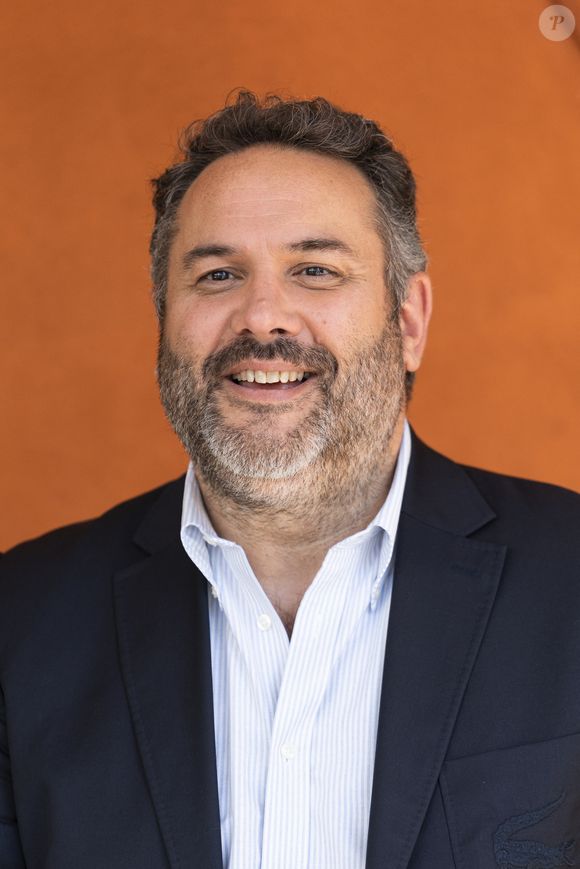 Dès la rentrée, sa matinale sera prolongée jusqu'à 10 heures, raison pour laquelle TF1 a décidé de tirer un trait définitif sur "Téléshopping".

Bruce Toussaint au village lors des Internationaux de France de Tennis de Roland Garros 2025. Paris, le 30 mai 2025.  © Moreau / Jacovides / Bestimage